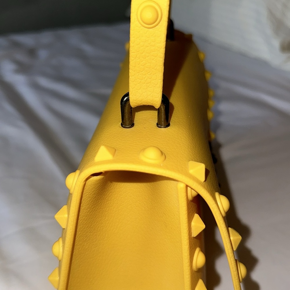 Yellow Purse - Picture 6 of 10